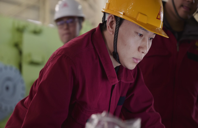 吳佳彬：留學(xué)歸國(guó)，一片赤誠(chéng)